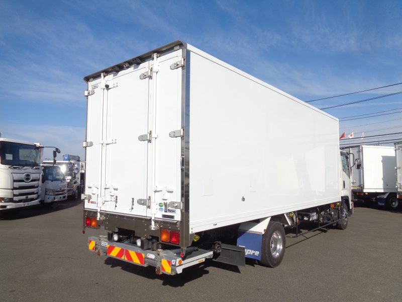 いすゞ 中型トラック 冷凍車格納PG付 画像