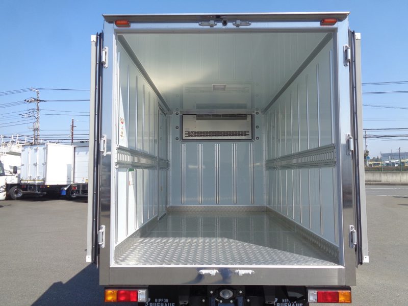 三菱 小型トラック 冷凍車 画像