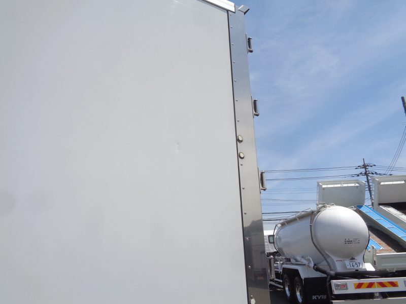 いすゞ 大型トラック 冷凍車エアサス 画像