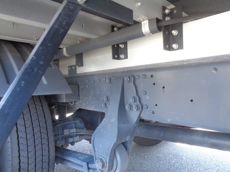 三菱 中型トラック ドライバンエアサスはね上げPG付(5.75m) 画像