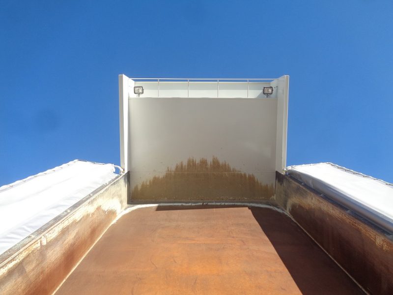 いすゞ 大型トラック ダンプ土砂(5.3m) 画像