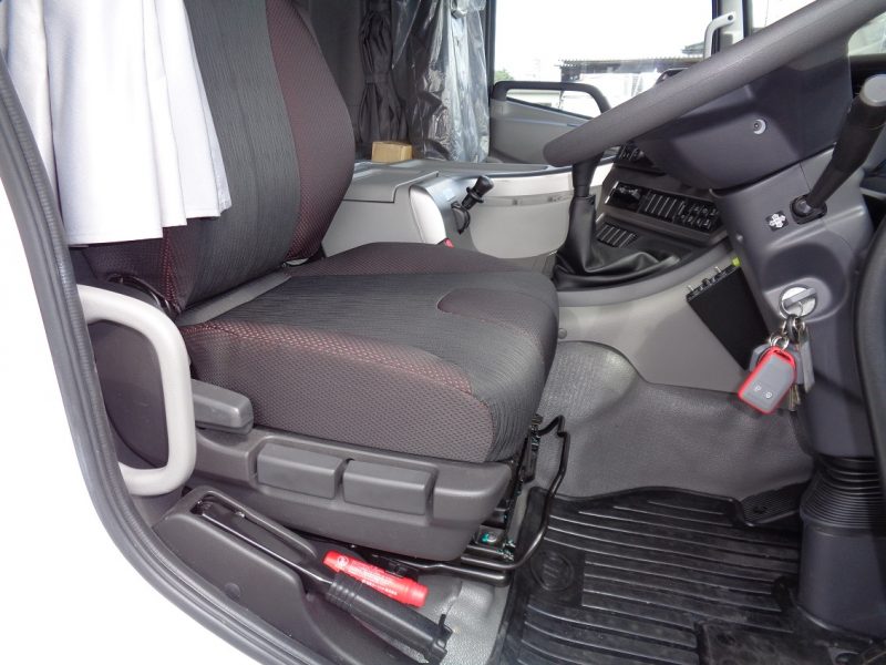 日産UD 大型トラック ダンプ土砂(5.1m)リターダー付 画像