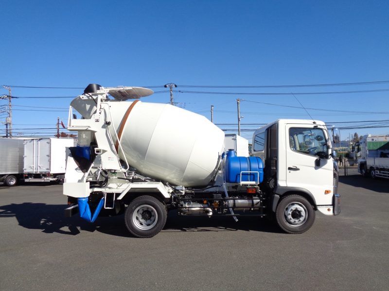 日野 大型トラック 増tミキサー3.2m3 画像