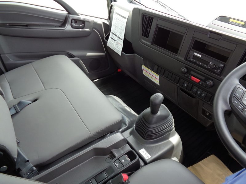 ニッサン 小型トラック 塵芥車(プレス式)5.9m3 画像