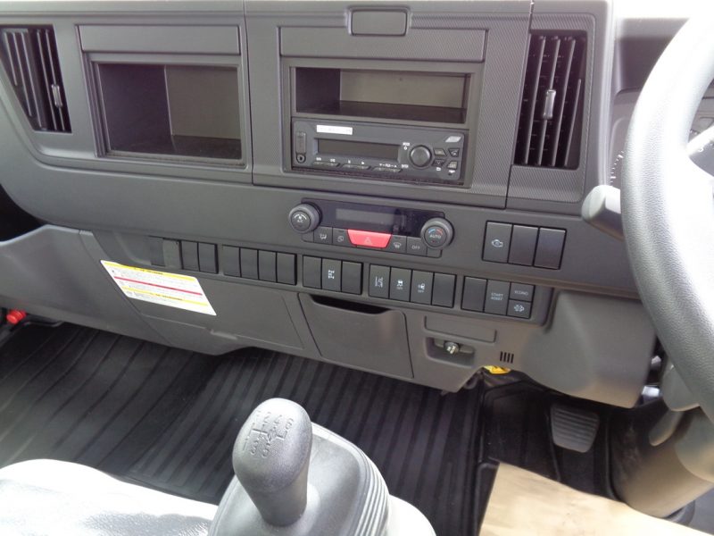ニッサン 小型トラック 塵芥車(プレス式)5.9m3 画像