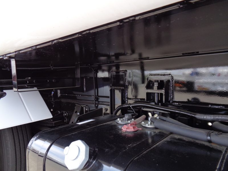 ニッサン 小型トラック 塵芥車(プレス式)5.9m3 画像
