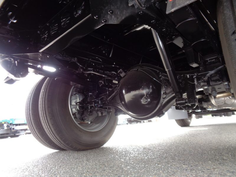 ニッサン 小型トラック 塵芥車(プレス式)5.9m3 画像