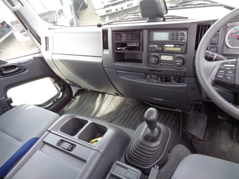 いすゞ 中型トラック 冷凍車PG付 画像