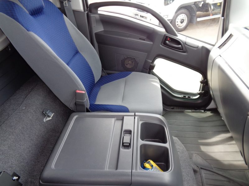 いすゞ 中型トラック 冷凍車PG付 画像