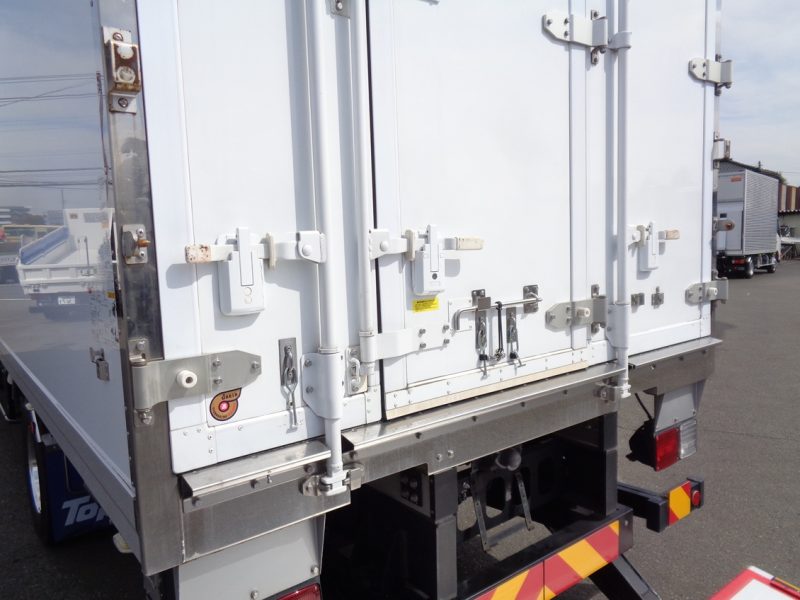 いすゞ 中型トラック 冷凍車PG付 画像
