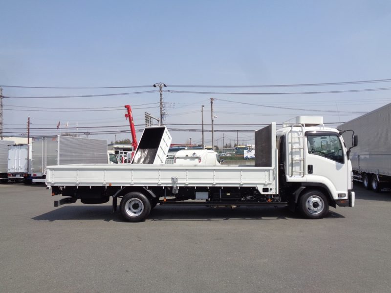 日産UD 中型トラック 平ボデー5.7m 画像