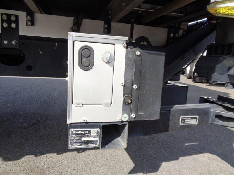 いすゞ 中型トラック 冷凍車PG付 画像