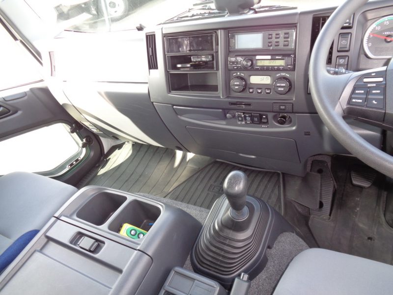 いすゞ 中型トラック 冷凍車PG付 画像