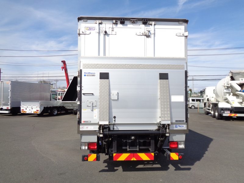 いすゞ 中型トラック 冷凍車PG付 画像