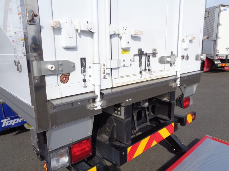 いすゞ 中型トラック 冷凍車PG付 画像