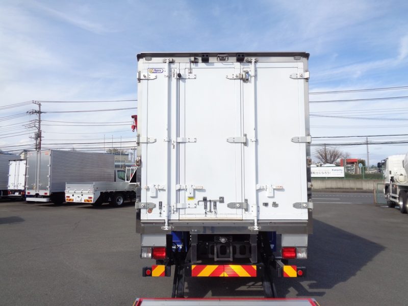 いすゞ 中型トラック 冷凍車PG付 画像