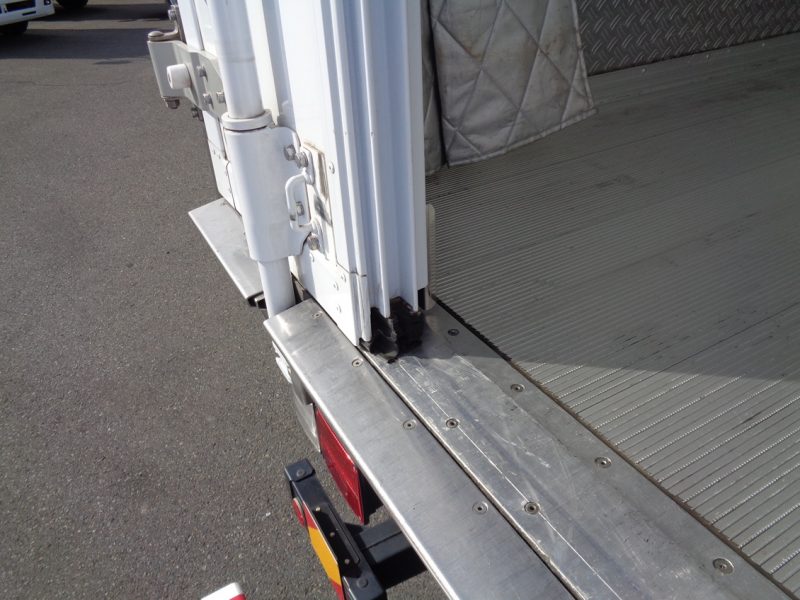 いすゞ 中型トラック 冷凍車PG付 画像