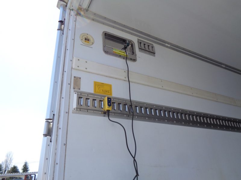 いすゞ 中型トラック 冷凍車エアサス格納PG付(RHシステム) 画像