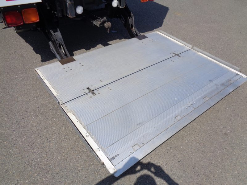 いすゞ 中型トラック 冷凍車エアサス格納PG付(RHシステム) 画像