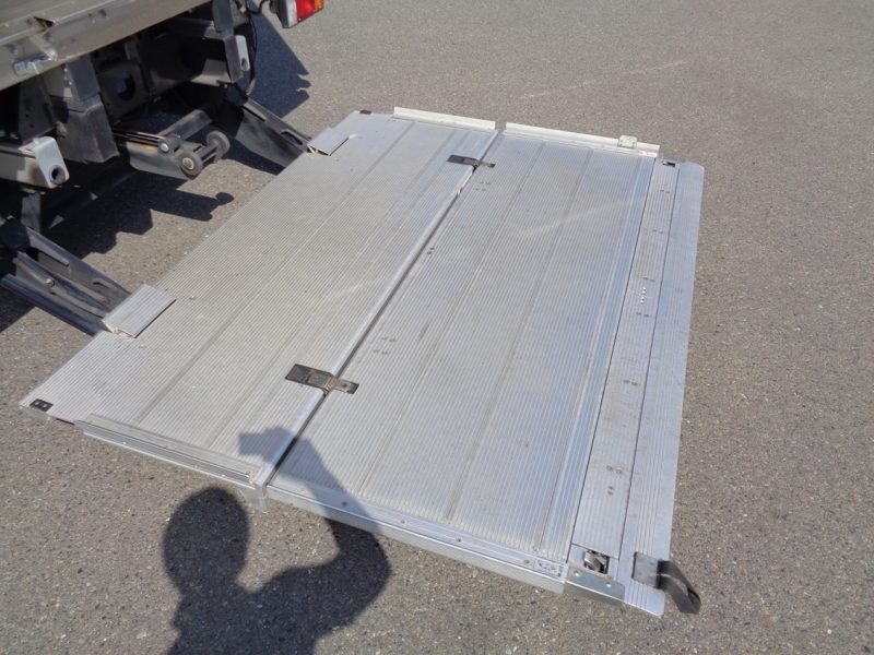 いすゞ 小型トラック 冷凍車中温格納PG付(5.5m)加温付 画像