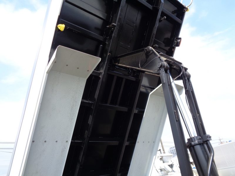 三菱 大型トラック ダンプ土砂5.3m 画像