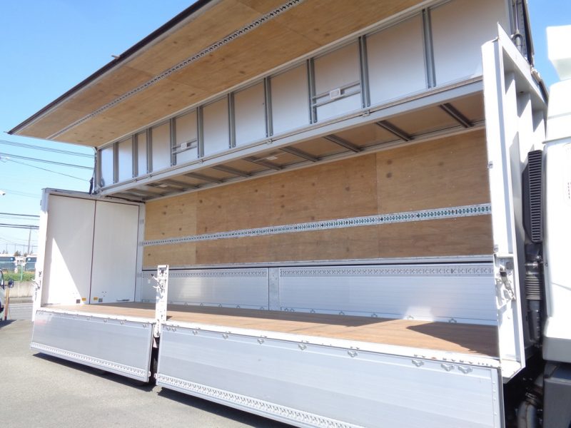 三菱 大型トラック ウィングエアサスハイルーフ 画像