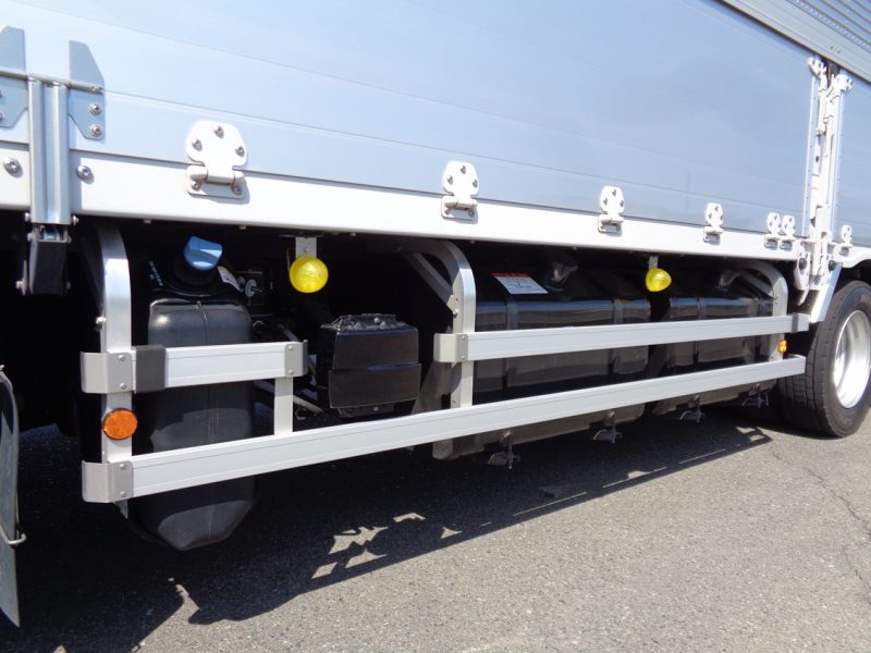 三菱 大型トラック ウィングエアサスハイルーフ 画像