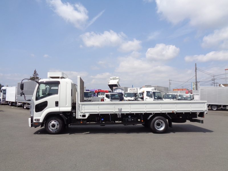 日産UD 中型トラック 平ボデー 画像
