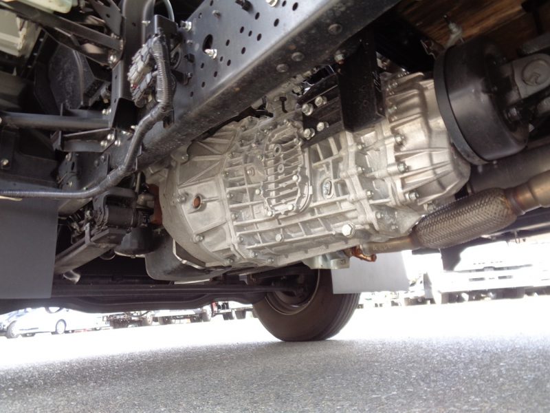 日産UD 中型トラック 平ボデー 画像