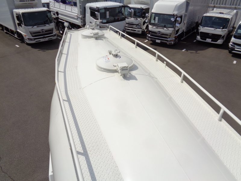 日野 大型トラック バラセメントエアサス 画像