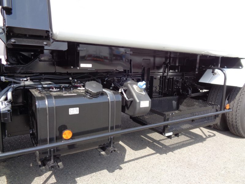 三菱 中型トラック 塵芥車(プレス式)8.7m3 画像