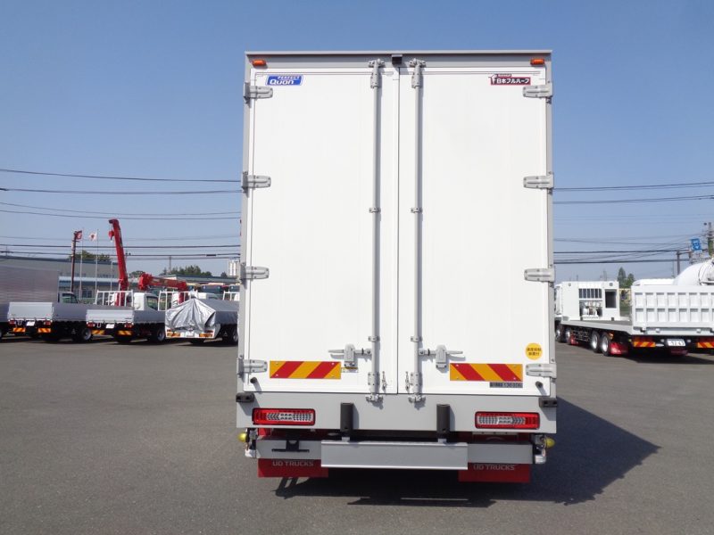 日産UD 大型トラック ウィングエアサスハイルーフ 画像