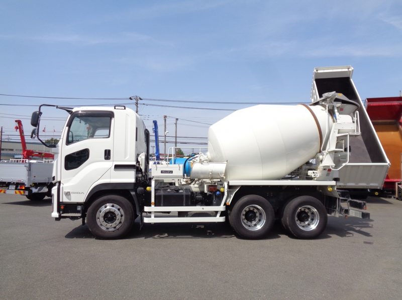 いすゞ 大型トラック ミキサー4.2m3カヤバ 画像