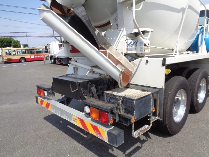 いすゞ 大型トラック ミキサー4.2m3カヤバ 画像