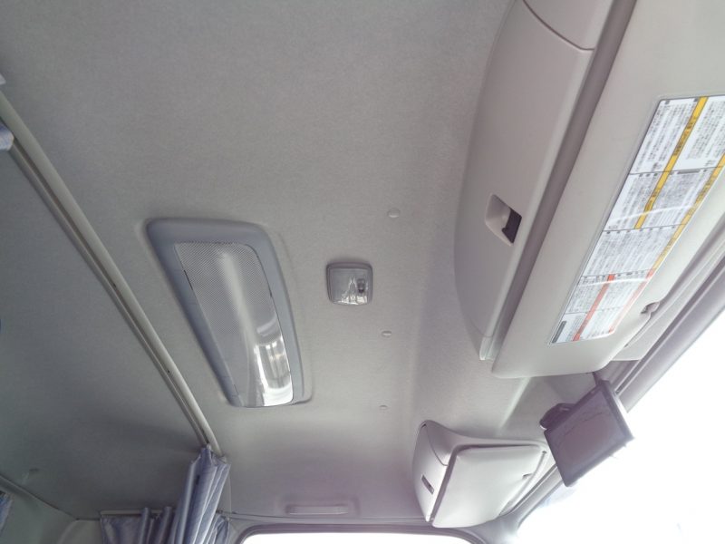いすゞ 中型トラック 冷凍車格納PG付 画像