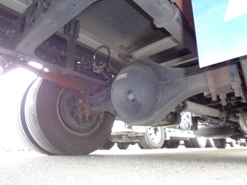 いすゞ 中型トラック 冷凍車格納PG付 画像