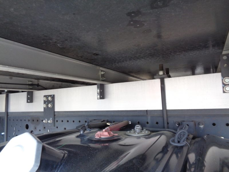 いすゞ 中型トラック 冷凍車格納PG付 画像
