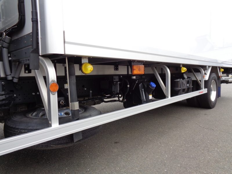 いすゞ 中型トラック 冷凍車格納PG付 画像