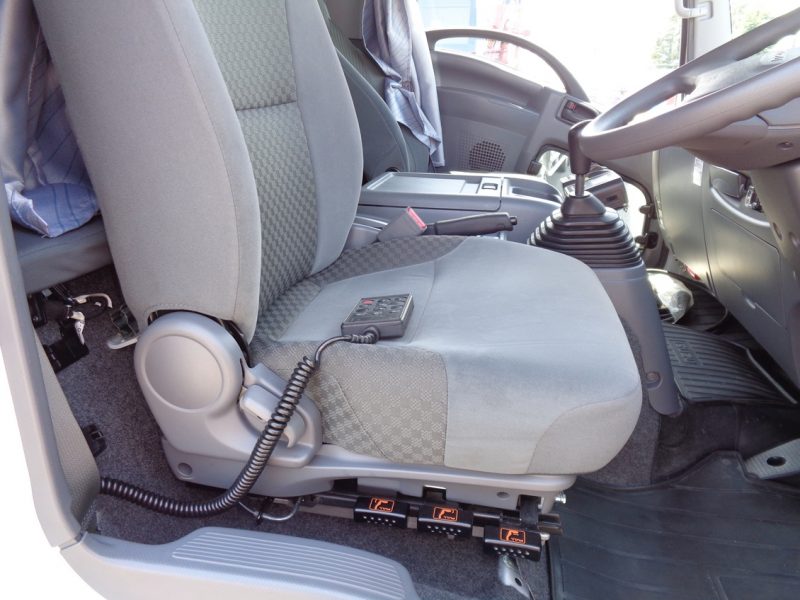 いすゞ 中型トラック 冷凍車エアサス格納PG付(スタンバイ・加温付) 画像