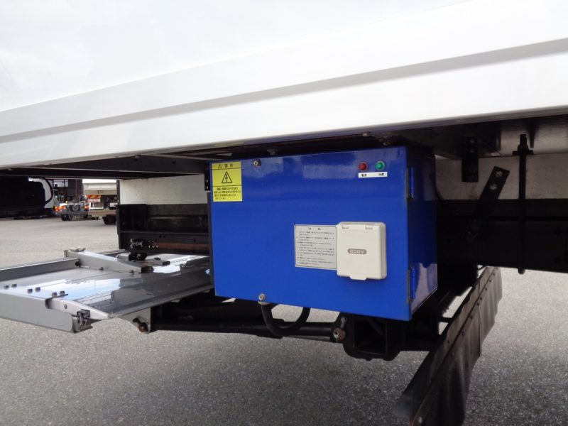 三菱 中型トラック 冷凍車ワイド格納PG付(スタンバイ付) 画像