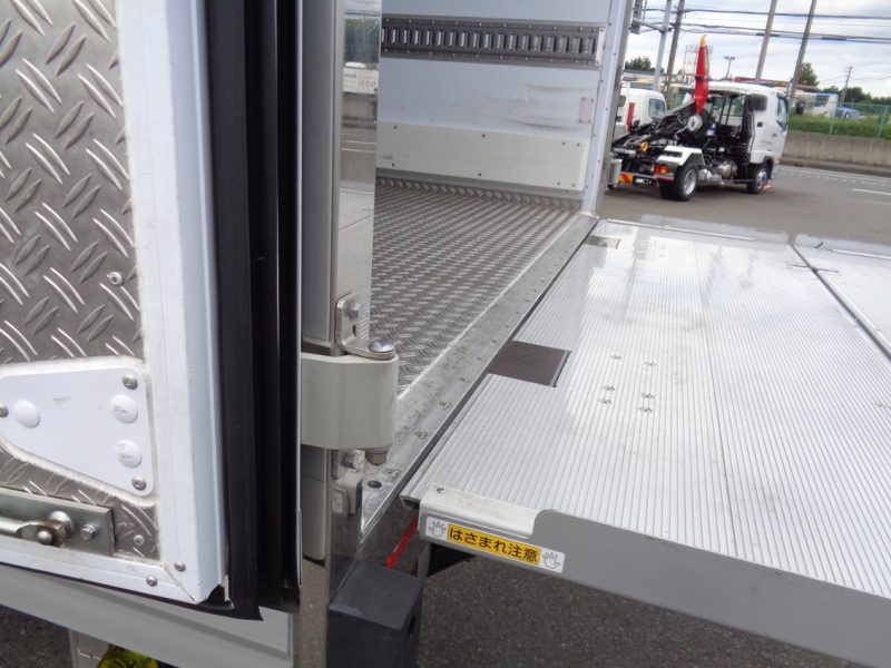 三菱 中型トラック 冷凍車ワイド格納PG付(スタンバイ付) 画像