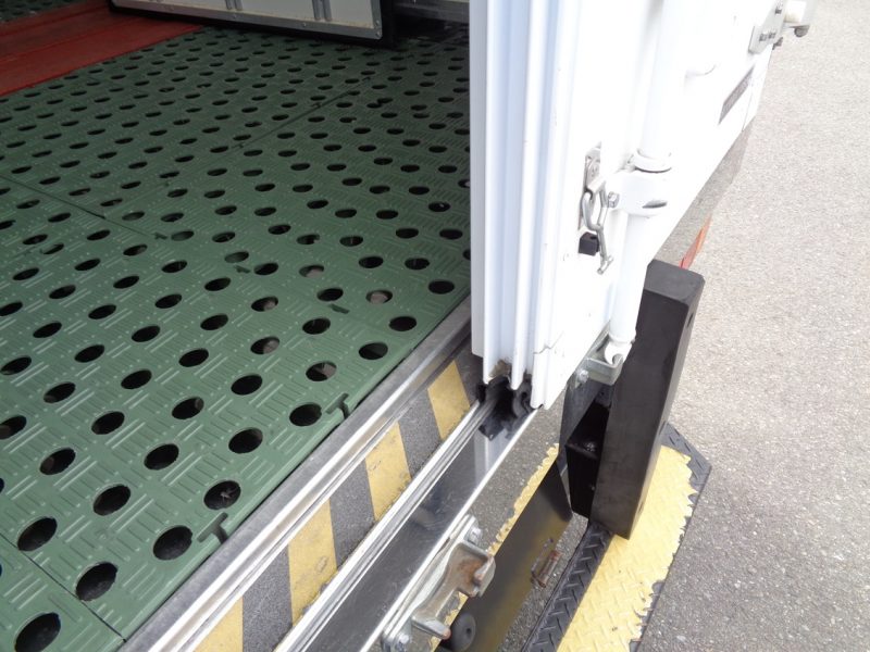 いすゞ 小型トラック 冷凍車低温(標準幅・スムーサー)スタンバイ付 画像