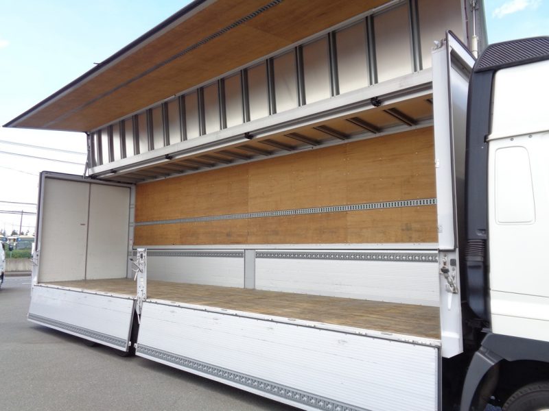 日野 大型トラック ウィングエアサスハイルーフ 画像