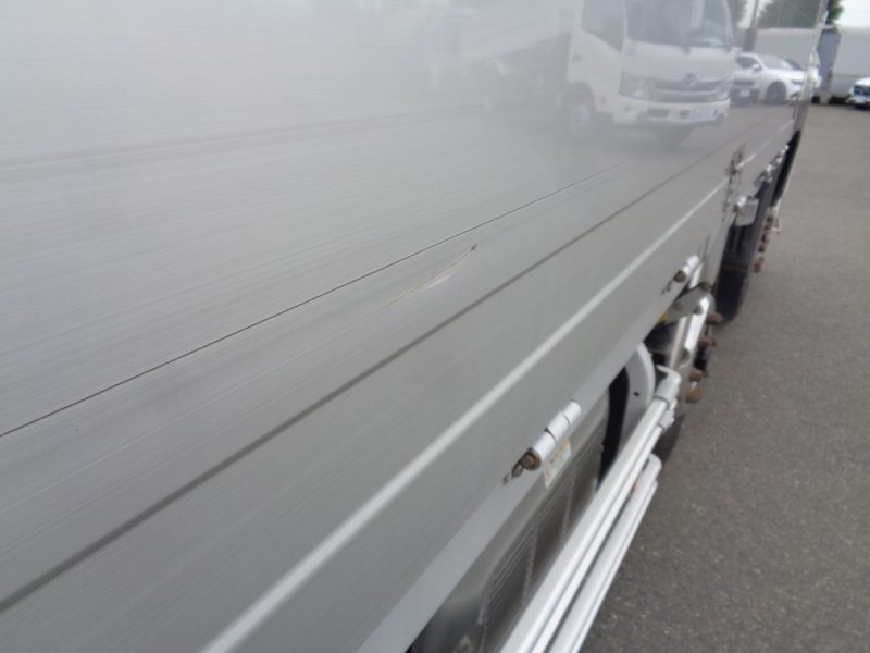 日野 大型トラック ウィングエアサスハイルーフ 画像