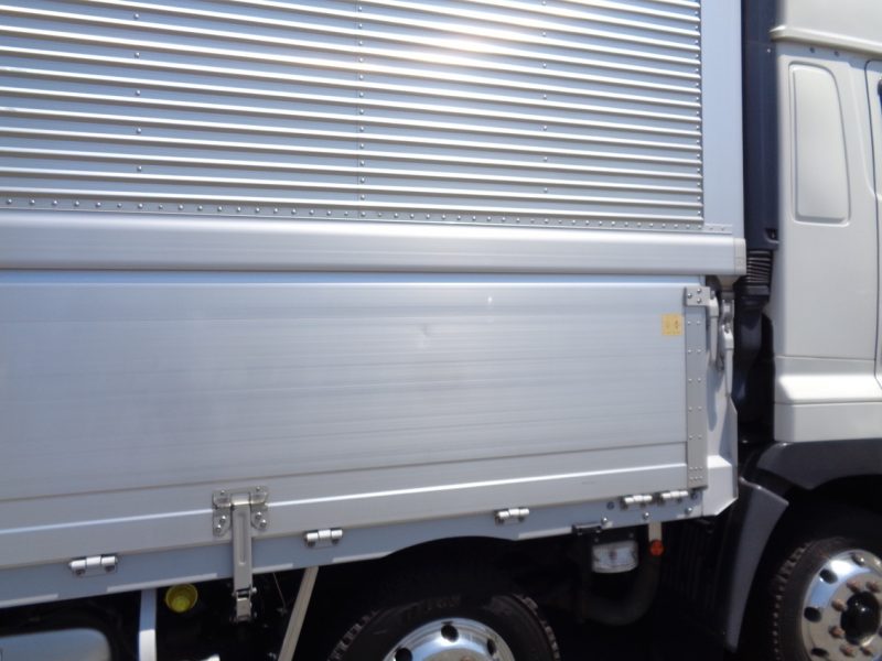 日野 大型トラック ウィングエアサスハイルーフ 画像