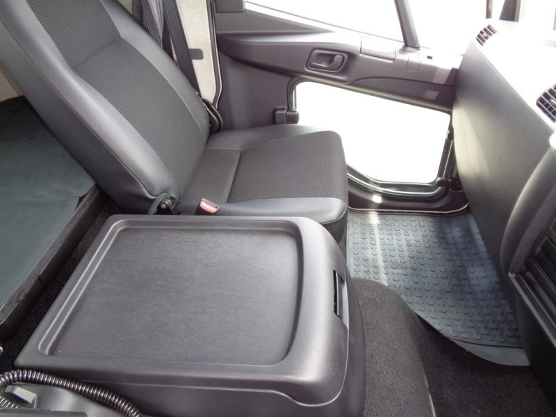 三菱 中型トラック 冷凍車エアサス 画像