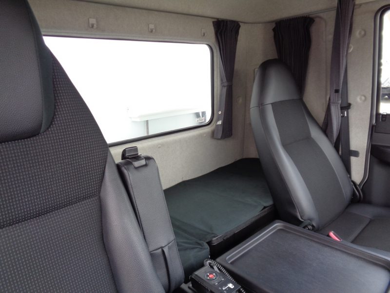 三菱 中型トラック 冷凍車エアサス 画像