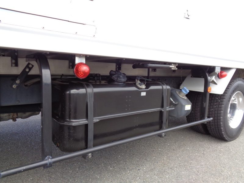 三菱 中型トラック 冷凍車エアサス 画像