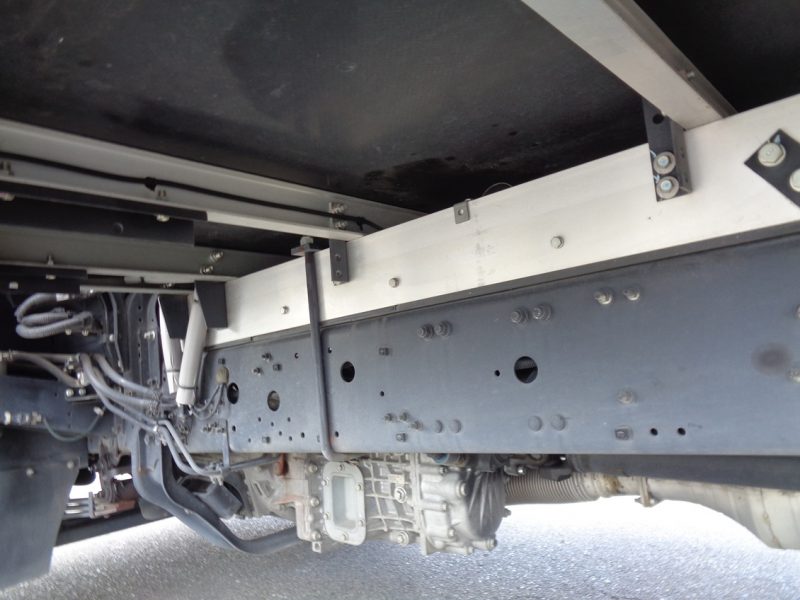 三菱 中型トラック 冷凍車エアサス 画像