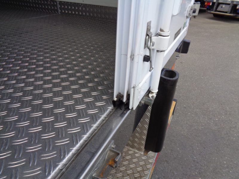 三菱 中型トラック 冷凍車エアサス 画像